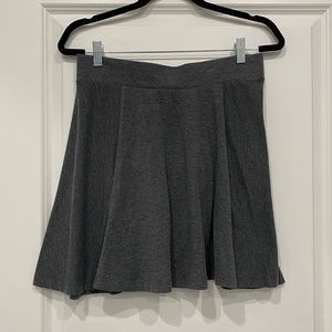 H&M GRAY MINI FLARED SKIRT